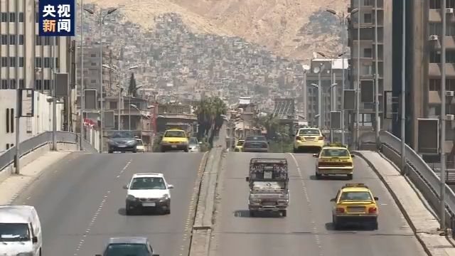 叙利亚危机|叙利亚油荒持续 民众排队24小时仍难加到油