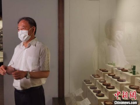 中医山西举办抗疫主题捐赠展 9米药方长卷展示中医魅力