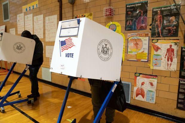 |特朗普和拜登支持者在各地投票站外发生冲突，几处还遭炸弹威胁