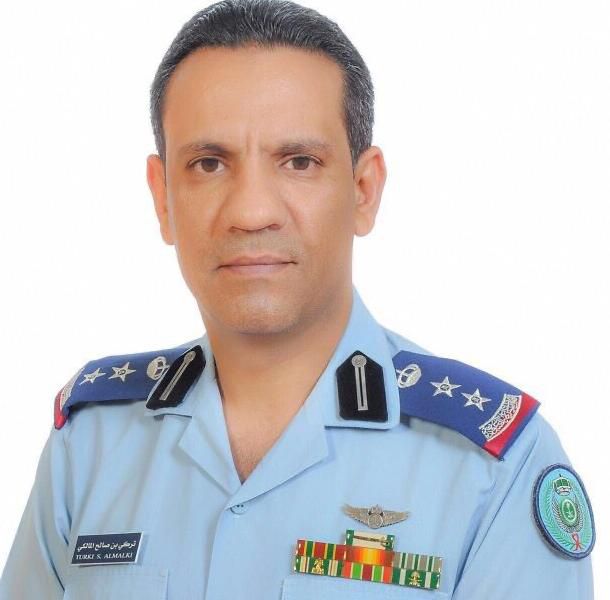 导弹：沙特防空部队拦截胡塞武装导弹 碎片落地造成两人受伤