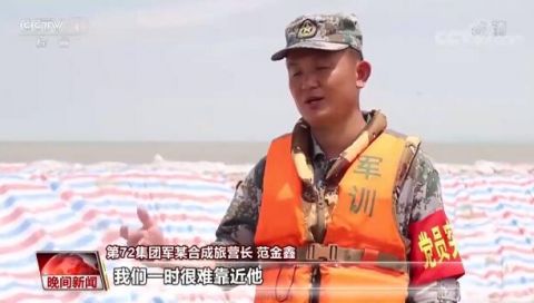 |心疼！被洪水卷走负伤战士呼吸道有浮萍草