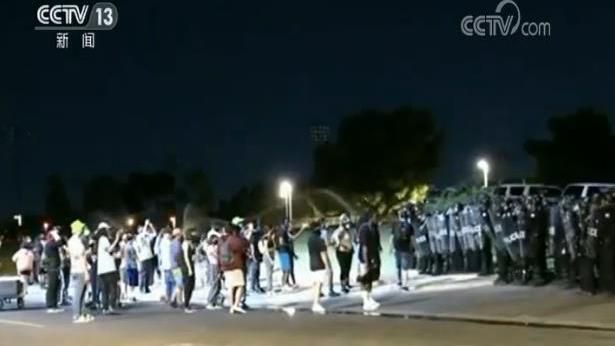 国际社会美亚利桑那州警察开枪致人死亡 引发抗议