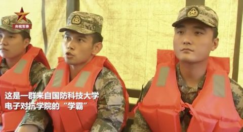 抗洪|哪有什么硕士博士，上了堤坝都是抗洪战士