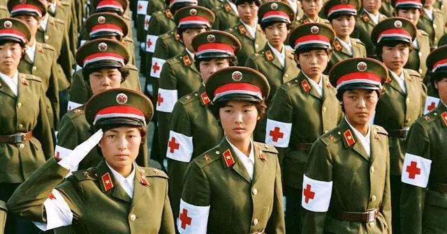 你的瞬间,我们的中国当年刚满20岁的白俊萍参加了新中国成立35周年