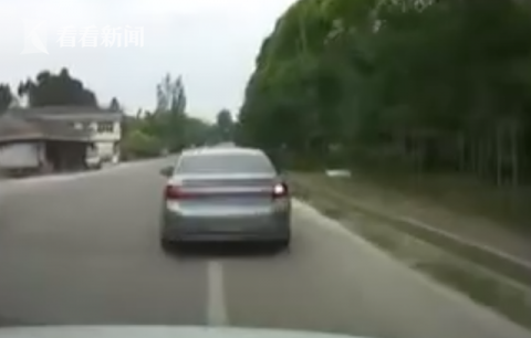 社会万象家庭纠纷女子载俩孩子＂飙车＂ 女儿哭喊:妈妈我怕