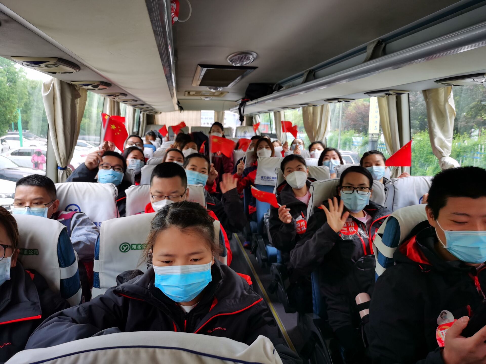 『医疗』凯旋！四川援助湖北医疗队117人31日回川