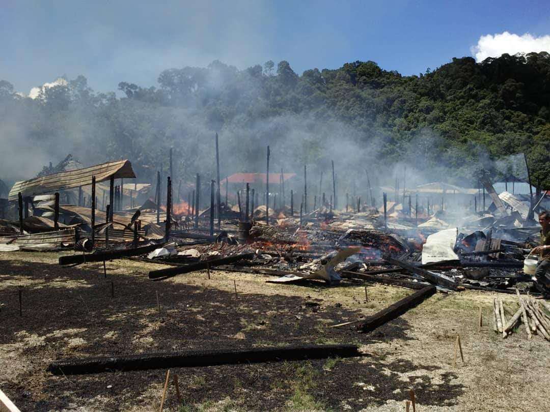 消防局马来西亚沙捞越州一原住民传统特色长屋起火 60人无家可归
