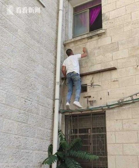 肺炎|母亲感染新冠肺炎 儿子每晚爬窗守候直至她去世