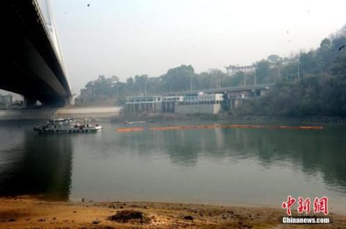 资料图：水源地污染 <a target='_blank' href='http://www.chinanews.com/'>中新社</a>发 刘可耕 摄
