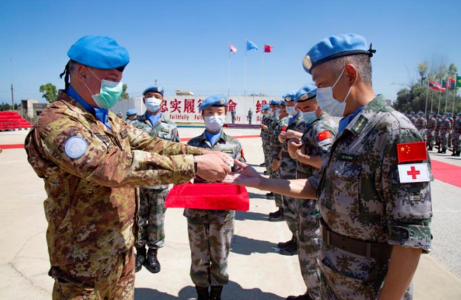 中国军情中国第18批赴黎维和部队410名官兵荣获联合国“和平勋章”