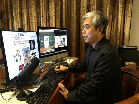 云课堂：一堂直播课如何诞生？教师精心备课，护航“云课堂”