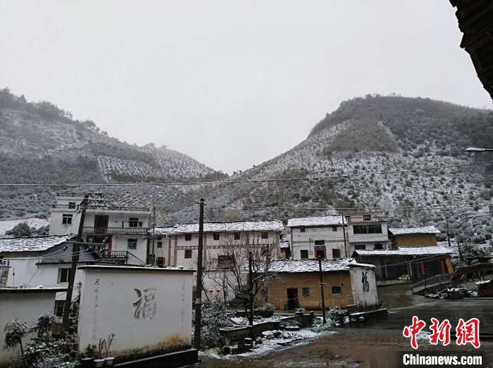 『杭州气温』杭州气温跳水“由夏入冬” 部分山区迎“春雪”