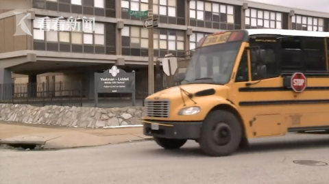 |美国一州长力挺复课 声称要让孩子自己挺过病毒