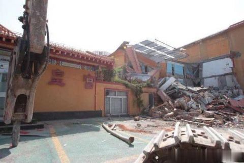 旅游产业|拆了！济南鱼翅皇宫大酒店今日开拆，营业21年说再见