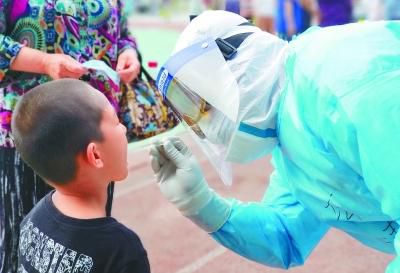 疫情天坛医院：“站在最前哨，我们要跑赢病毒”