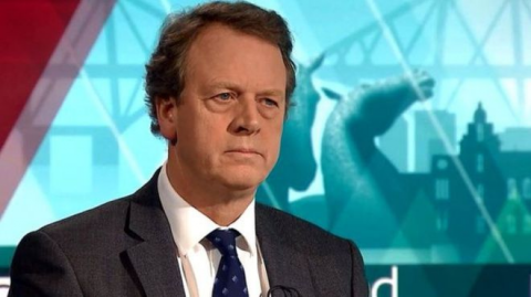 [国际社会]苏格兰事务大臣出现症状 曾与英首相同坐一条长凳