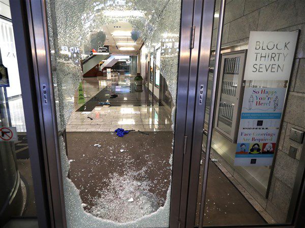 芝加哥|美国芝加哥发生大规模抢劫 市中心桥梁升起限制交通