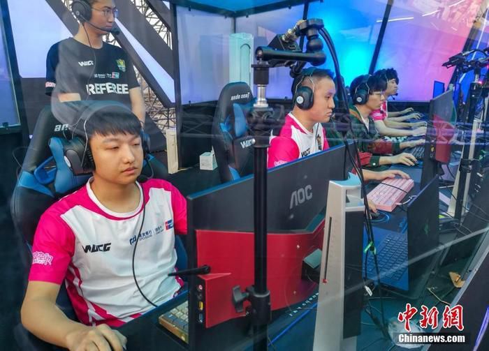 [电竞]边打游戏边挣钱？电竞陪练师是个啥“神仙职业”