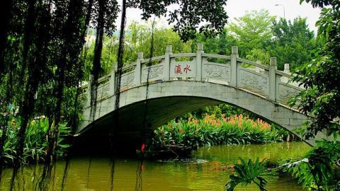 建筑广东一古村，被称为“南方周庄”，艺术气息浓厚，现为热门打卡地