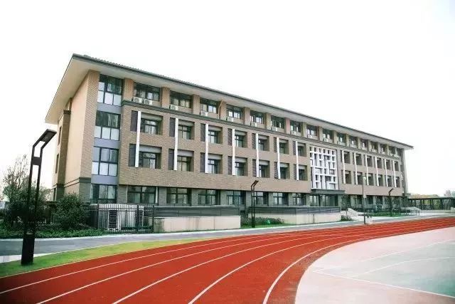 包食宿+带薪寒暑假!郑北一中学校招聘教师,