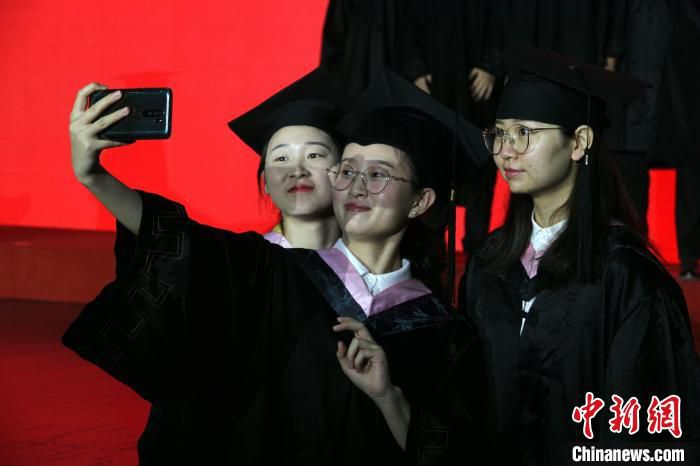 山东大学计算机科学与技术学院山东大学校长樊丽明寄语毕业生：传承浩然之气 书写精彩人生