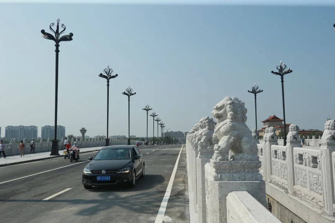 全媒体记者 李俊生 摄迎宾桥建成后将成为开封市最大的仿宋景观桥梁.