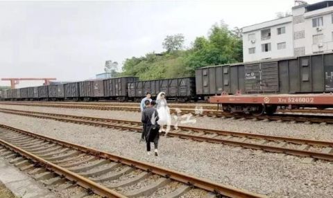 火车|火车被3大学生逼停，原因让人愤怒！这事不是第一回了