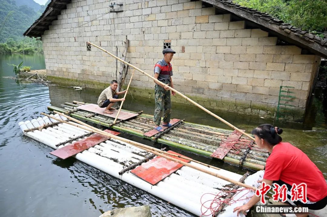 『』怪事！明明最近没下雨，广西这小山村咋被大水淹了？