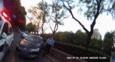 法制|刑拘！醉驾司机撞车后睡着，被叫醒竟挥拳殴打交警