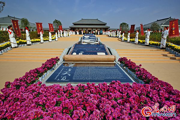 【写意中国探寻汉字起源】河南漯河许慎文化园：走进“字圣”故里 探寻汉字魅力