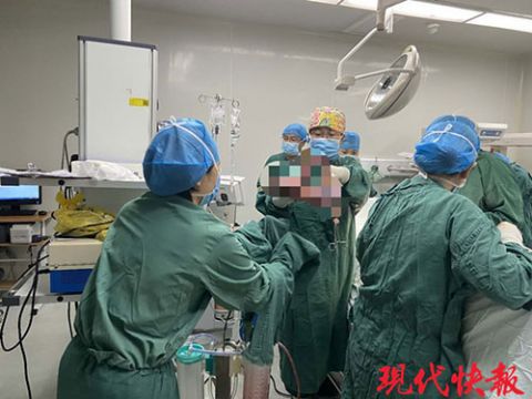 育儿|这对父母生了三胞胎，取名“可喜、可贺、可乐”