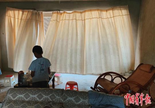 烂尾楼|他们住在烂尾楼：做饭用的水都要向周遭社区居民借