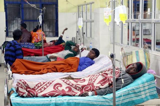 国际社会|印度假酒事件已致104人死亡 十余年间假酒为何屡禁不止？