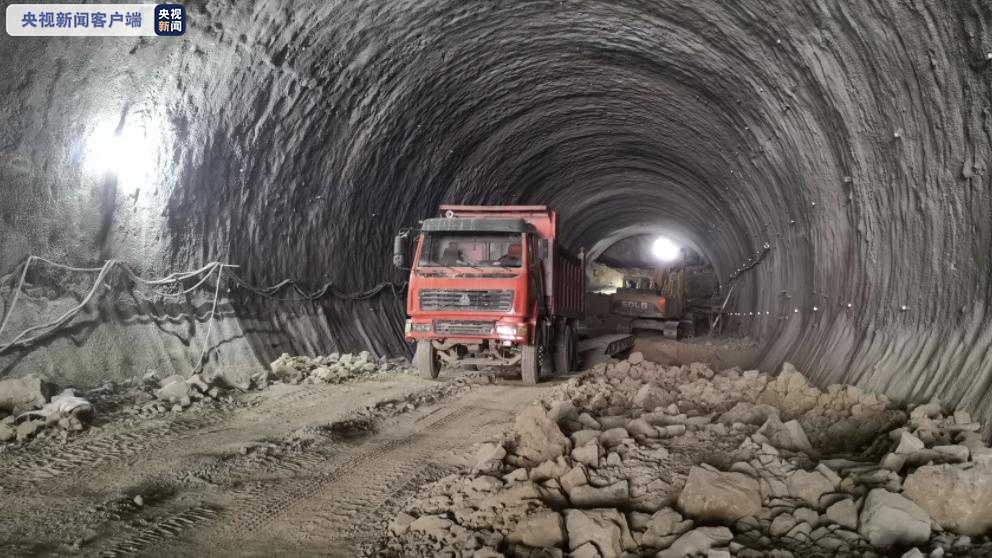 |提前10天完工！云南红河弥蒙铁路全线首座隧道贯通