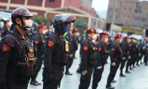 医学院秘鲁新冠肺炎确诊病例接近10万人 医学院建议政府将紧急状态延至6月11日