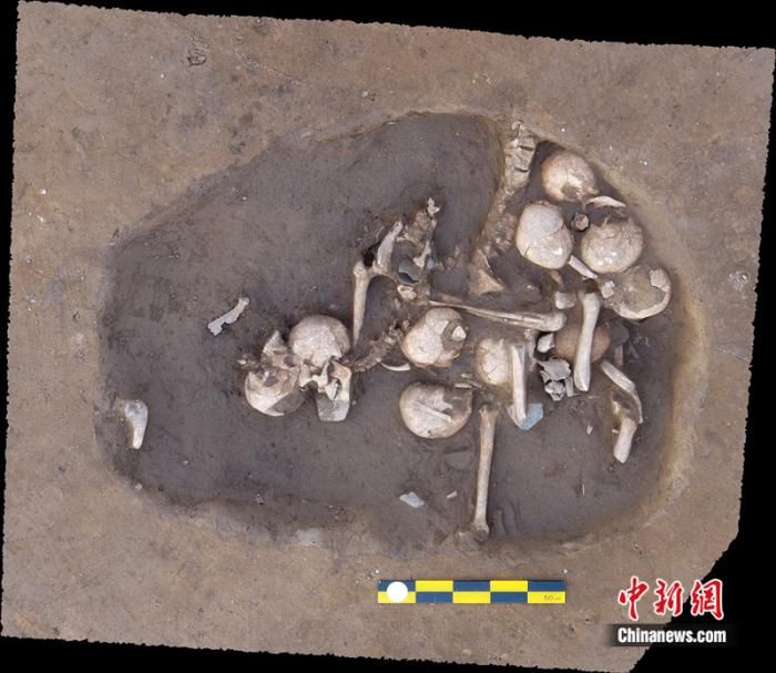 人头骨坑。中国社会科学院考古研究所供图