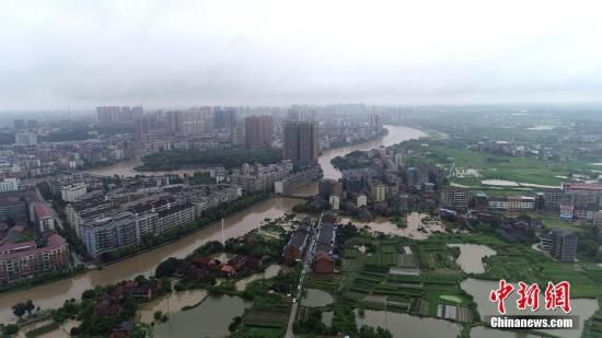 7月9日，湖南衡阳普降大暴雨，局地农田道路被淹
。文/钟仲华 王昊昊 图/钟仲华