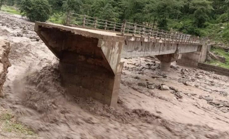 泥石流|尼泊尔远西部地区发生洪水和泥石流 造成10人死亡