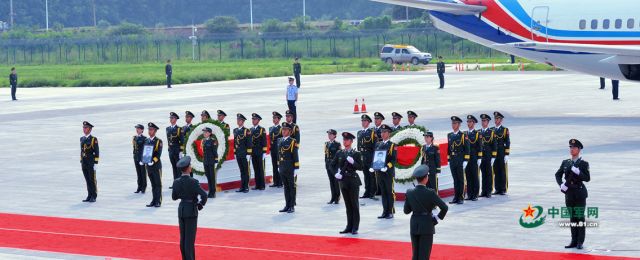 ��Ӣ�۵�����(y��n)���߅Ⱥ��r��Ո��Ҫ��ӛ������������