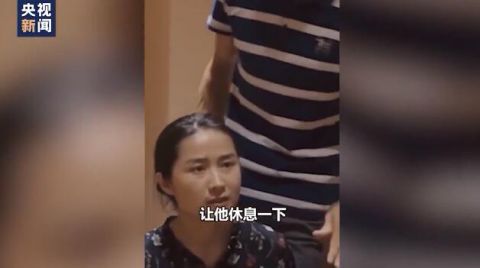 袁隆平|太暖了！袁隆平身体疲惫拒绝采访 听到学生要合影立刻起身
