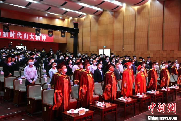 山东大学计算机科学与技术学院山东大学校长樊丽明寄语毕业生：传承浩然之气 书写精彩人生