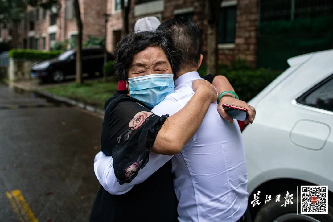 援汉医生在武汉为儿子拍了张照6个月后这一幕太催泪了