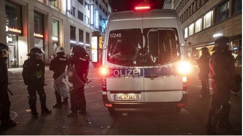 国际社会德国发生大型暴力冲突：警方遭袭 40家店铺被砸