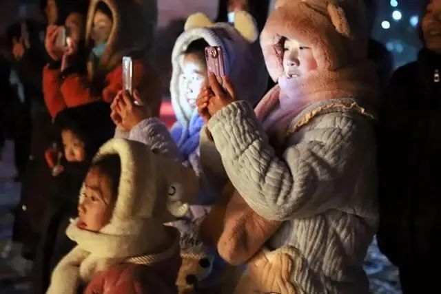 行走河南·读懂中国丨宝丰:“铁花”献祥瑞 喜迎幸福年