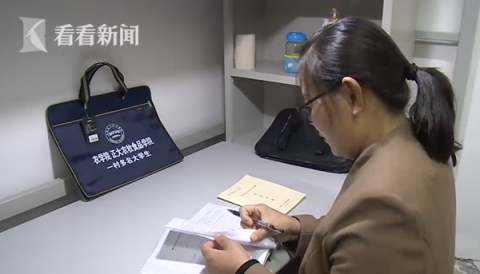 |妈妈变校友!母子俩一起读大学:人生就是不断学习