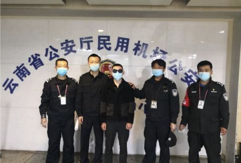 法制流亡太艰辛！语言不通、钱花不掉…男子在云南边境被抓时松了口气