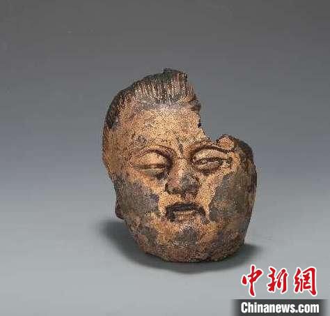 (明)鎏金铜真武像(资料图) 湖北省文物考古研究院供图