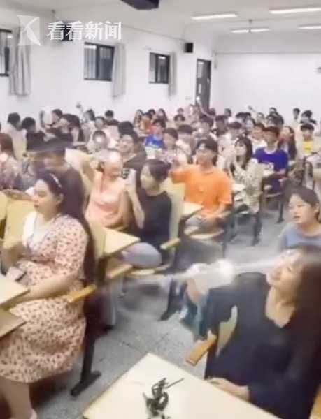 音乐|大学音乐课堂秒变演唱会现场 选课靠抢场场爆满