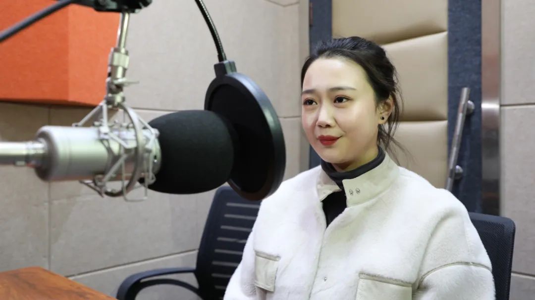 主播:咚咚主播:小轩主播:大姚还有可爱的导播"童鞋"我们是锐意进取的