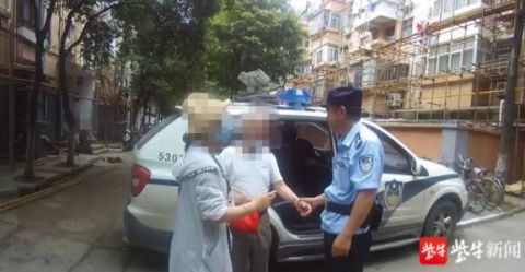 社会万象|炎炎酷暑老人迷路走失，警民接力成功助其返家